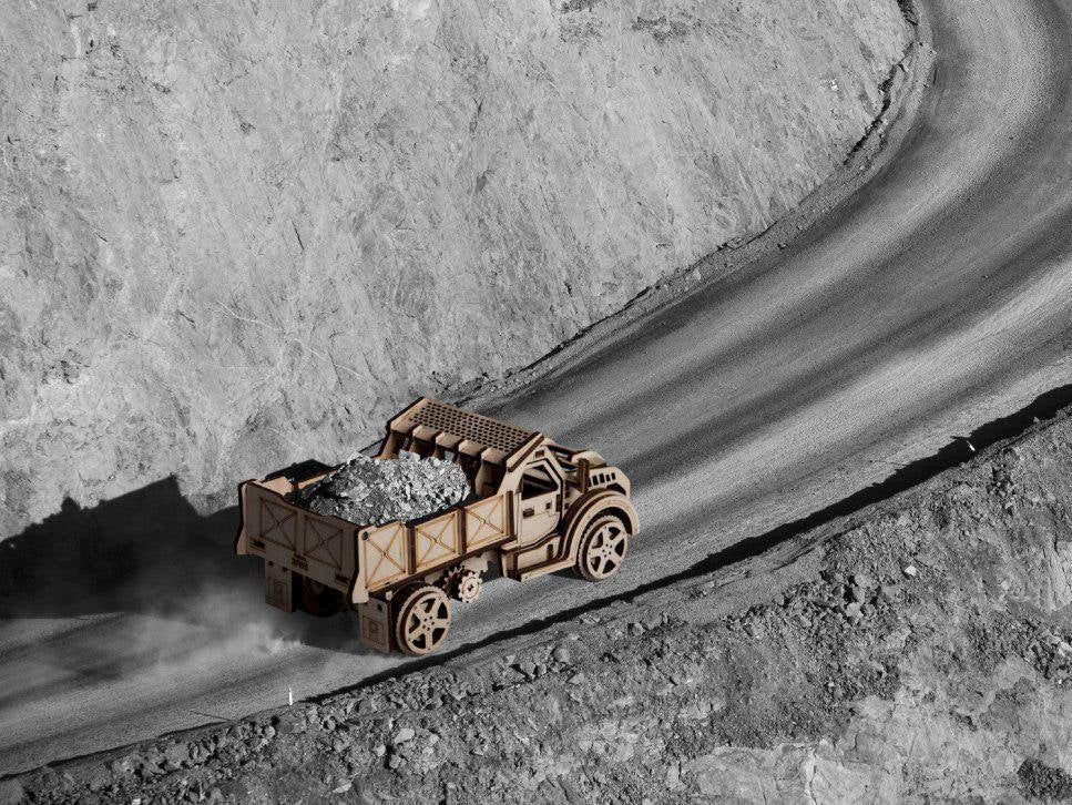 American Truck - Wooden 3D mechanical model. No glue or cutting required Construction set    .jpg